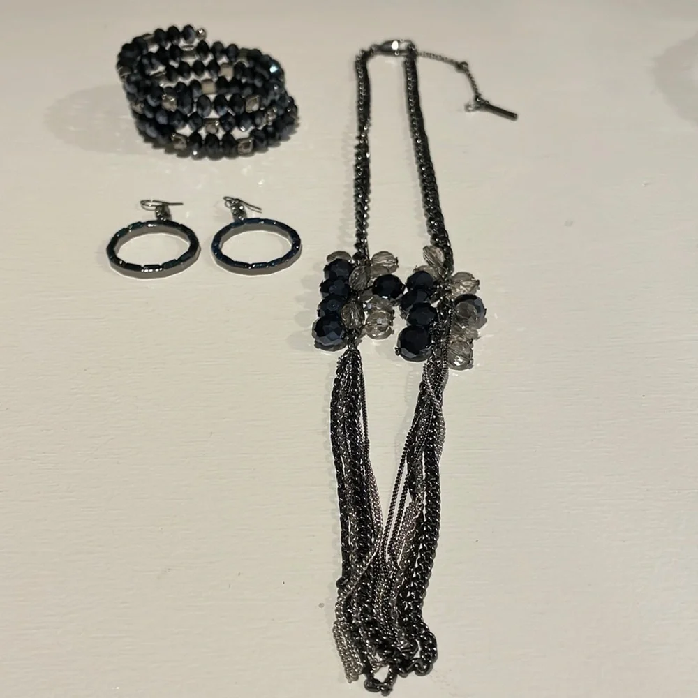 NWOT Kenneth Cole jewelry set - Picture 1 of 6